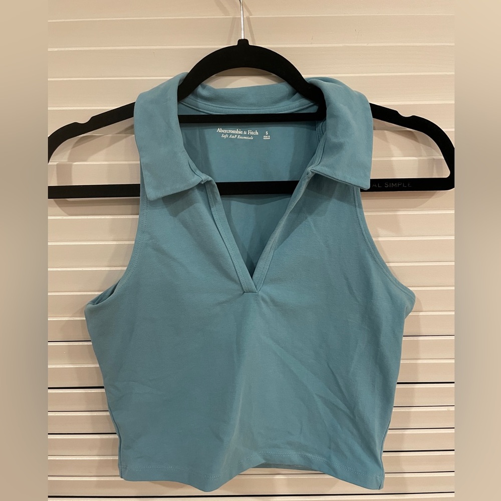 Abercrombie & Fitch Soft Collared Crop Top